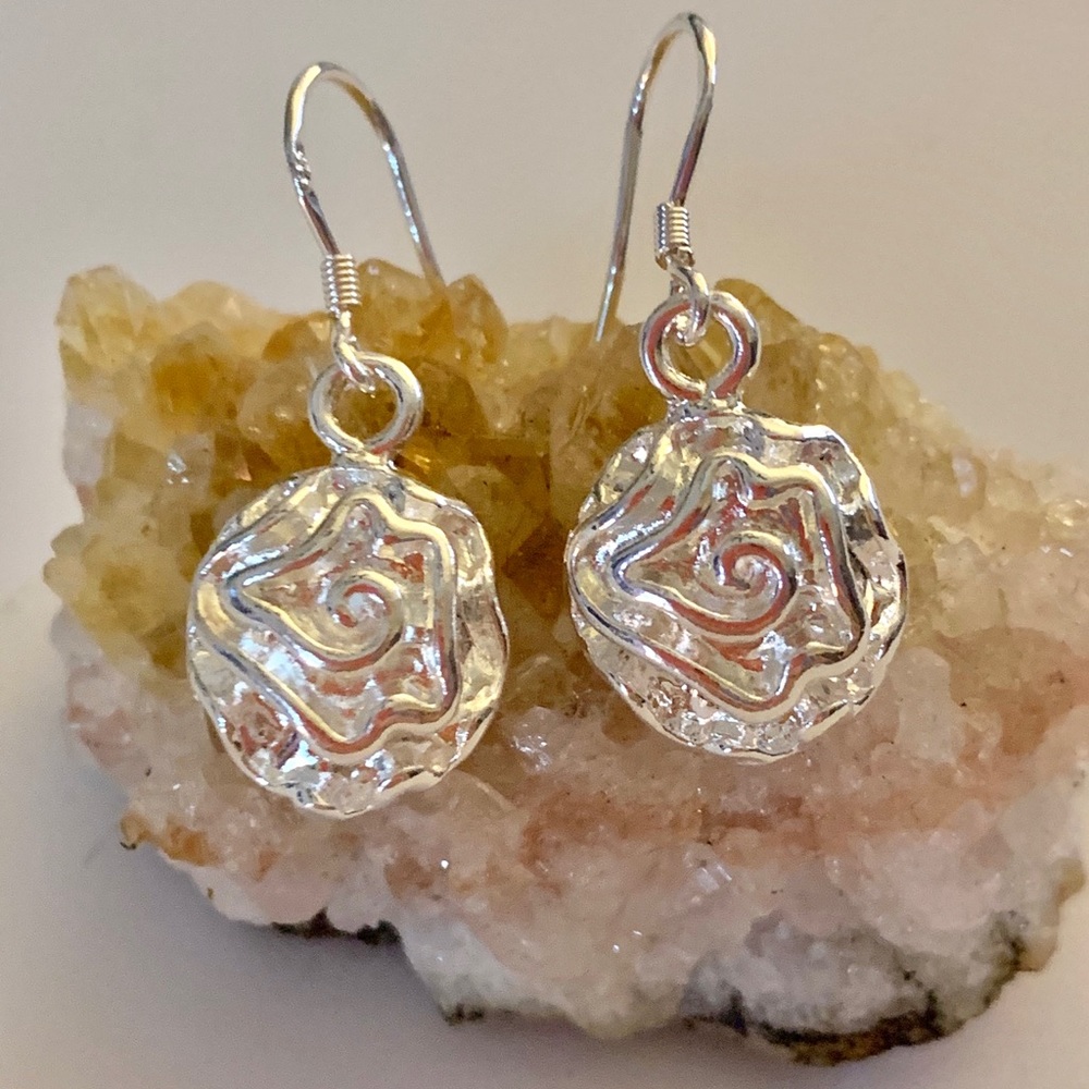 🌹Silver Rosette hanging earrings